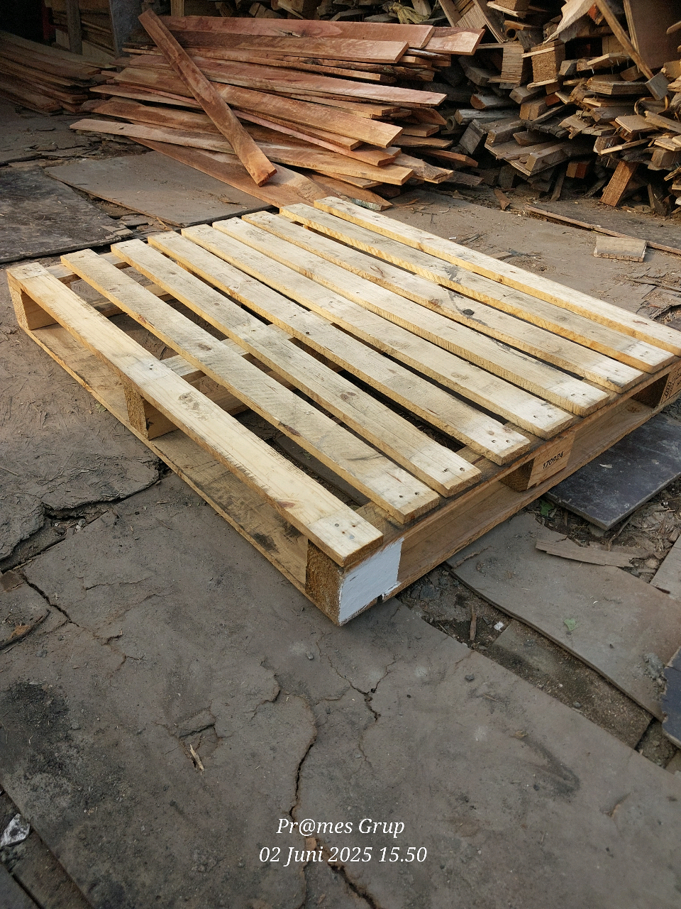 Ready Stokk!! Pallet Kayu bekas import satu kali pakai.. Ukuran : 120x100 Cm Papan. : Jati Landa Harga = 40 rb perpallet. Info Pemesanan Bisa langsung Hubungi kami Via Whatsapp 087796447990 #viral #tranding #fyp #palletkayu #pabrik #barang #pallet #rak #gudang #Tangerang #palet 