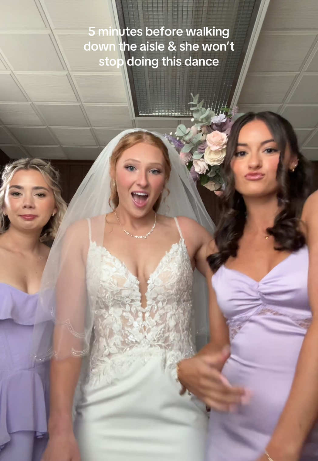 woah woah woah @kayyyyy ✨ #weddingtiktok #dancetrend #bridesmaid #bride #weddingday 
