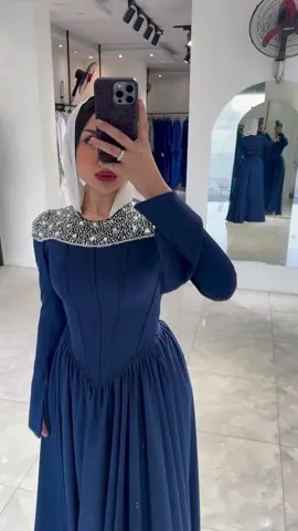 من الذ الفساتين اللي بتعمل شكل حلو للجسم ايه رأيكم فيه ؟ 💙