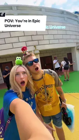 Jaw on the floor everywhere we looked 😱 #fyp #foryou #viral #viralvideo #couple #universal #florida 