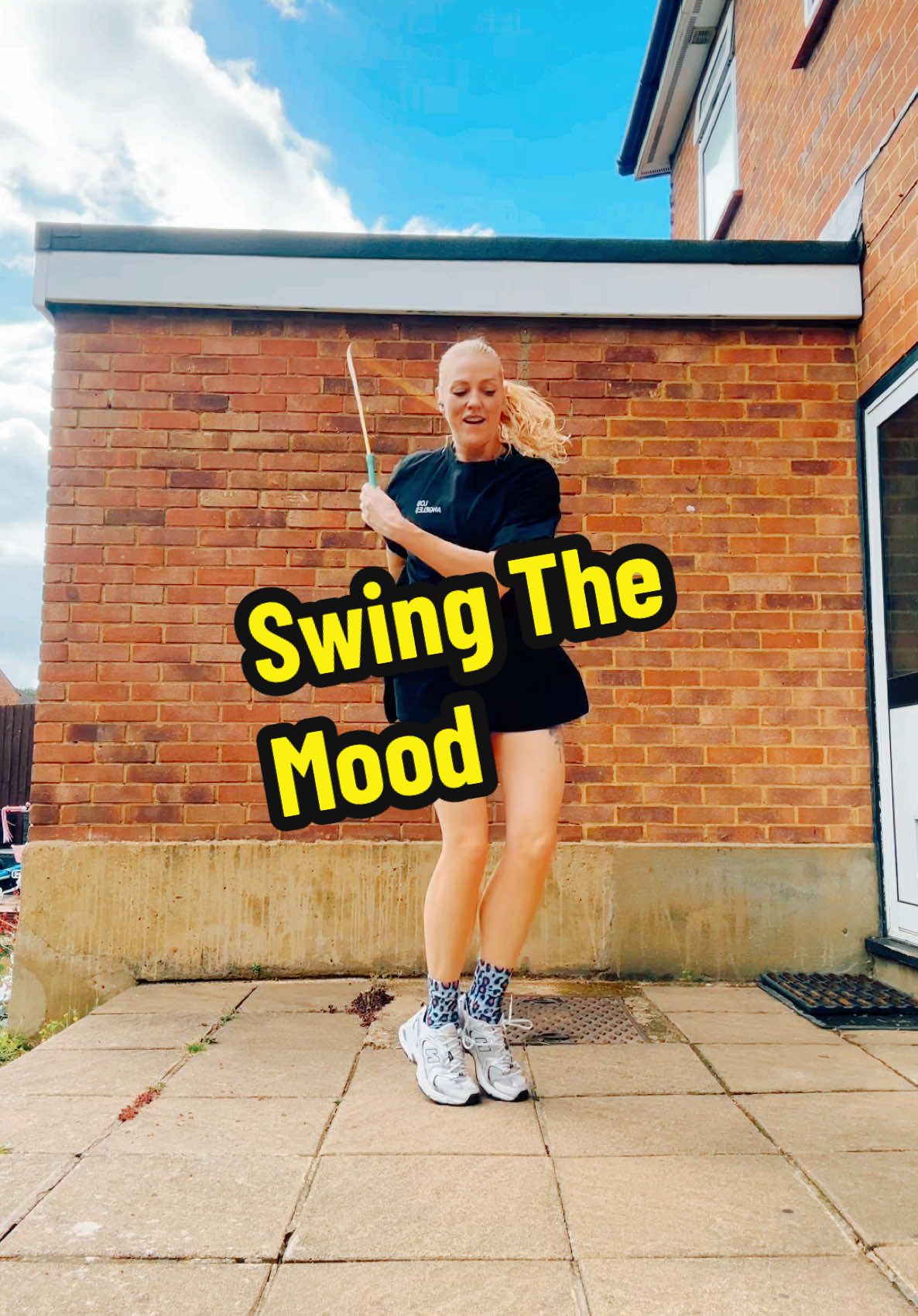 Funday Monday 😎😃 #fyp #jive #skippingwithatwist #jumprope #jivebunny #swingthemood #skipdance 