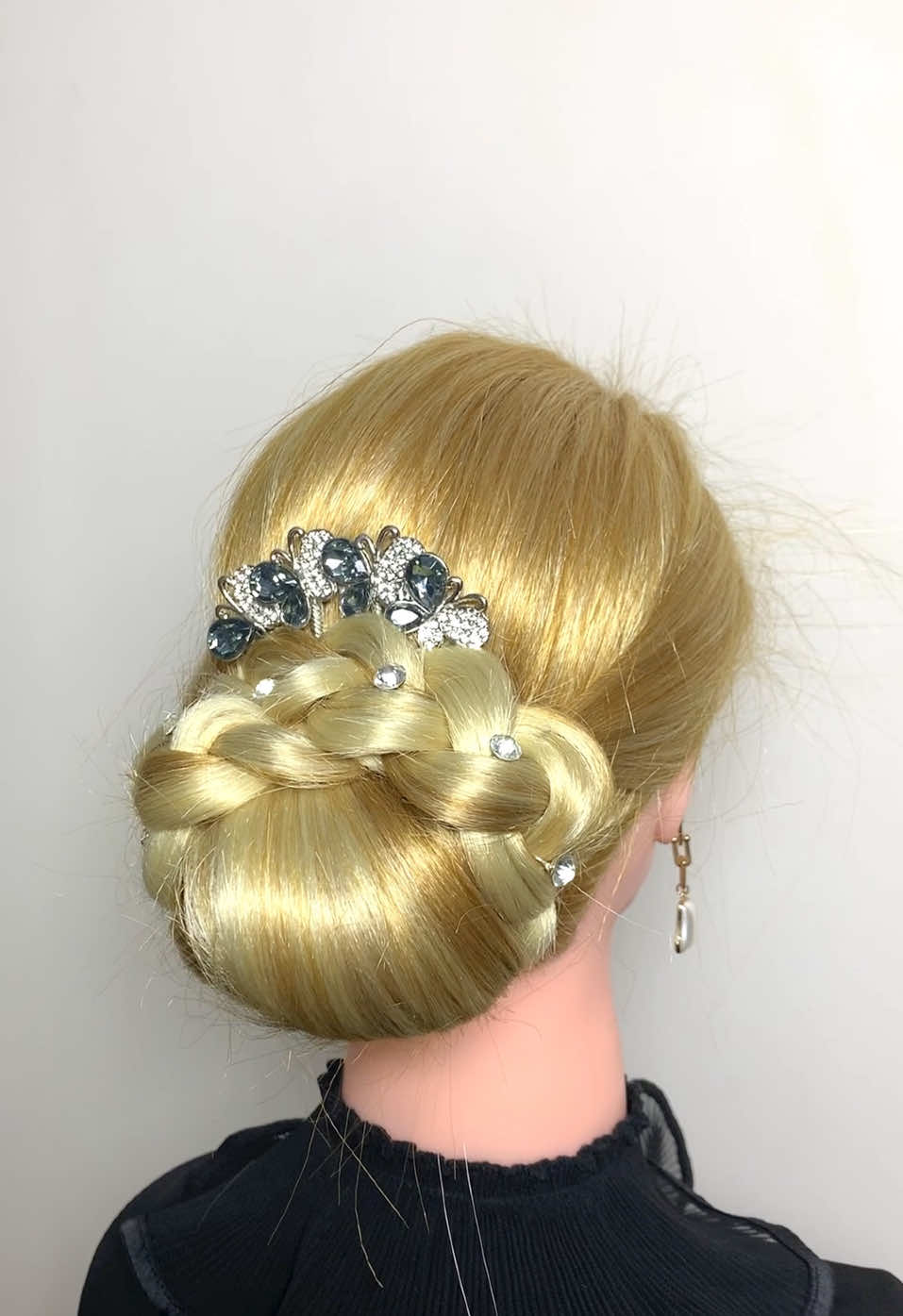#hairstyle #hairtutorials #creativhair #beauty #haircut #hairtok #пучок #простыепрически #вечерниепрически 