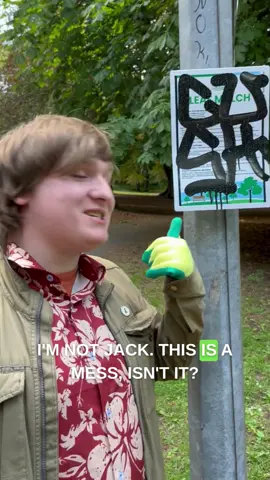 The Jack Mellor was resting his legs from Eccleshall, so his trusty friend Tom went out to clean up some more graffiti! @The Green Party #VoteGreen #staffordshire #eaststaffordshire #burtonontrent #ukpolitics #politics #thegreenparty 