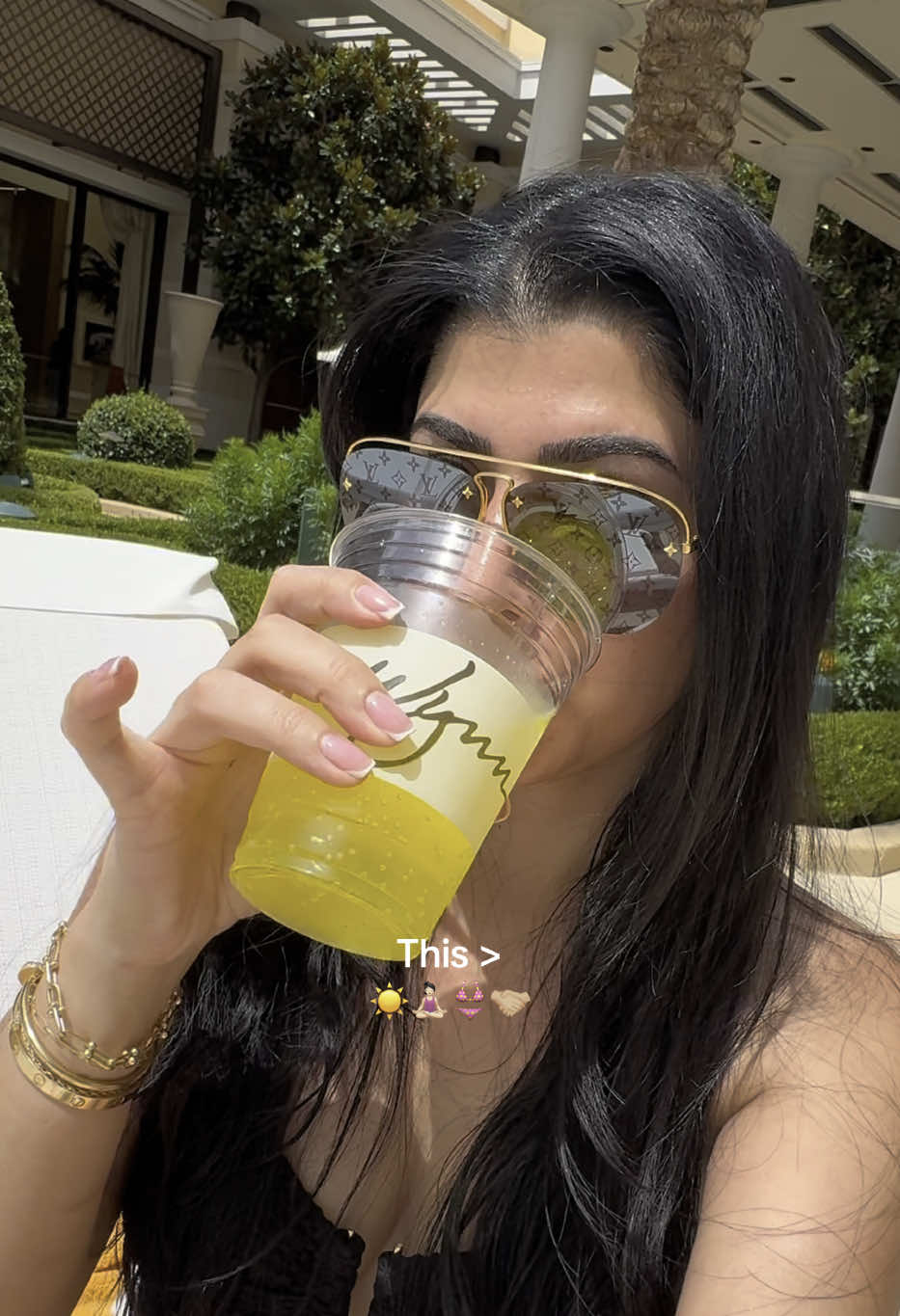So relaxing 🤍 @Bloom Nutrition  @wynnlasvegas  #Summer #vegas #relaxing #pool #wynnlasvegas #bloomnutrition 