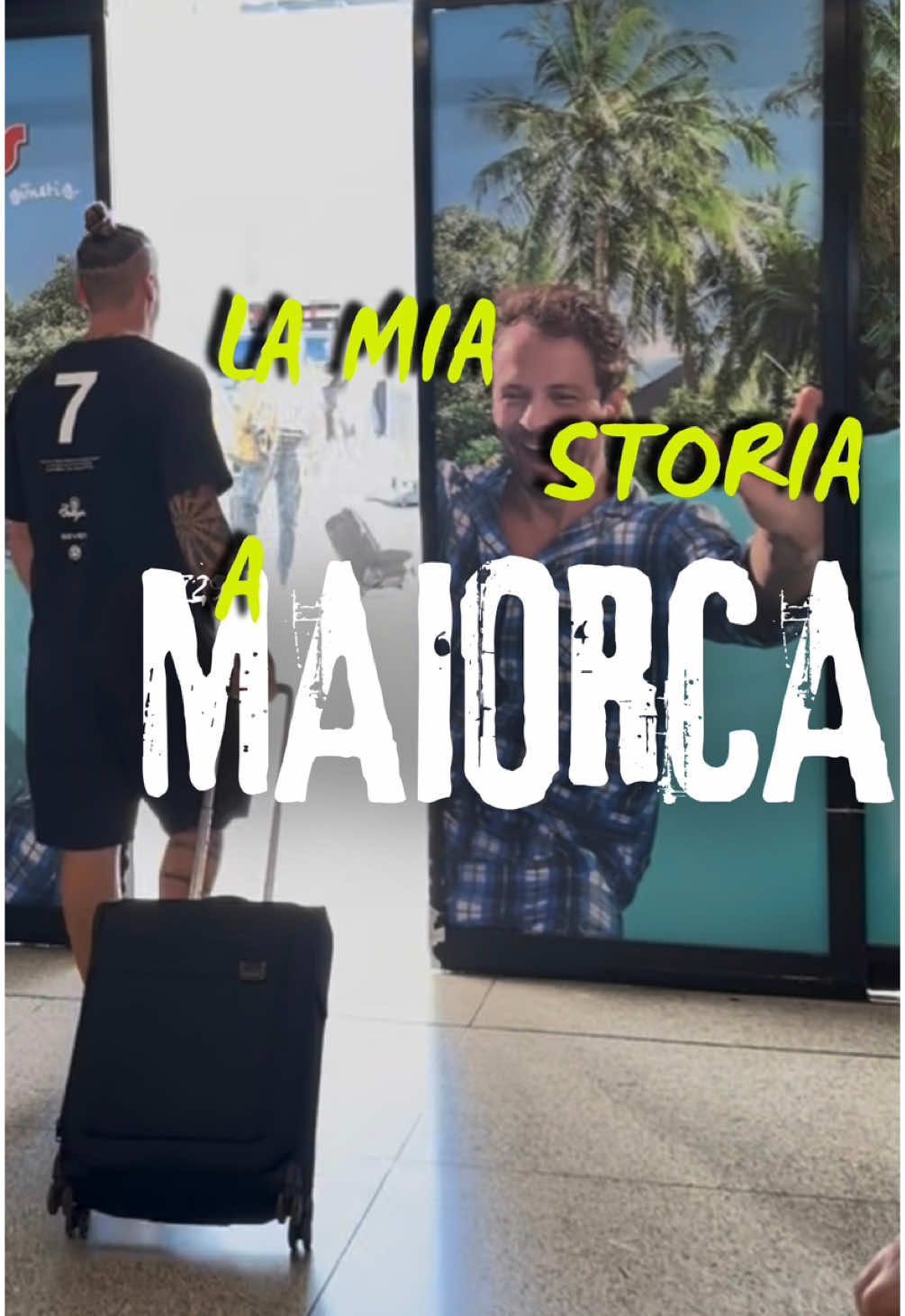 Ricordo ancora quel giorno ✈️ in cui sono uscito per la prima volta da questo aeroporto di Maiorca… Non sapevo che da lì sarebbe iniziata una delle avventure più belle della mia vita. Oggi, è diventata LA MIA VITA. Dopo anni di lavoro come promoter, posso dire che questa non è solo una professione: è la mia passione.❤️‍🔥  Aiutare le persone a organizzare le loro vacanze è qualcosa che mi riempie il cuore ogni giorno Qui ho conosciuto ragazzi fantastici che sono diventati la mia seconda famiglia, e ogni stagione è un’emozione nuova  Voglio ringraziare di cuore tutti: -   chi passa ogni anno qui in vacanza e, pur non conoscendomi, vi fidate di me -   colleghi, anche quelli che non sono riuscito a inserire nel video -   e me stesso, per non aver mai smesso di crederci Se oggi ho superato tanti traguardi, è grazie a questa passione che non mi ha mai abbandonato…..                 e a tutti voi!  📩 Se vuoi scoprire la vera Maiorca, quella che non trovi sui social o su Google… scrivimi! Ti farò vivere un’esperienza autentica che ti resterà nel cuore  #mallorca #maiorca #vacanzemaiorca #magaluf #promoter #passione 