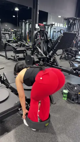 Leg day  #fitgirl #GymTok 