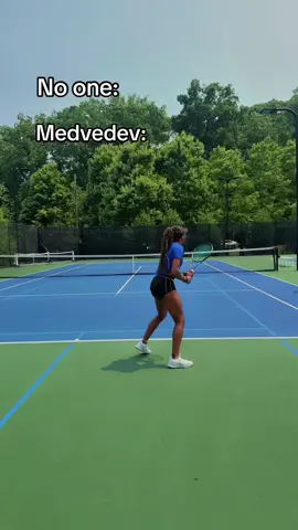 Gotta love Medvedev 😂😂 #tennis #fyp #relatable #frenchopen #whatthehelly 
