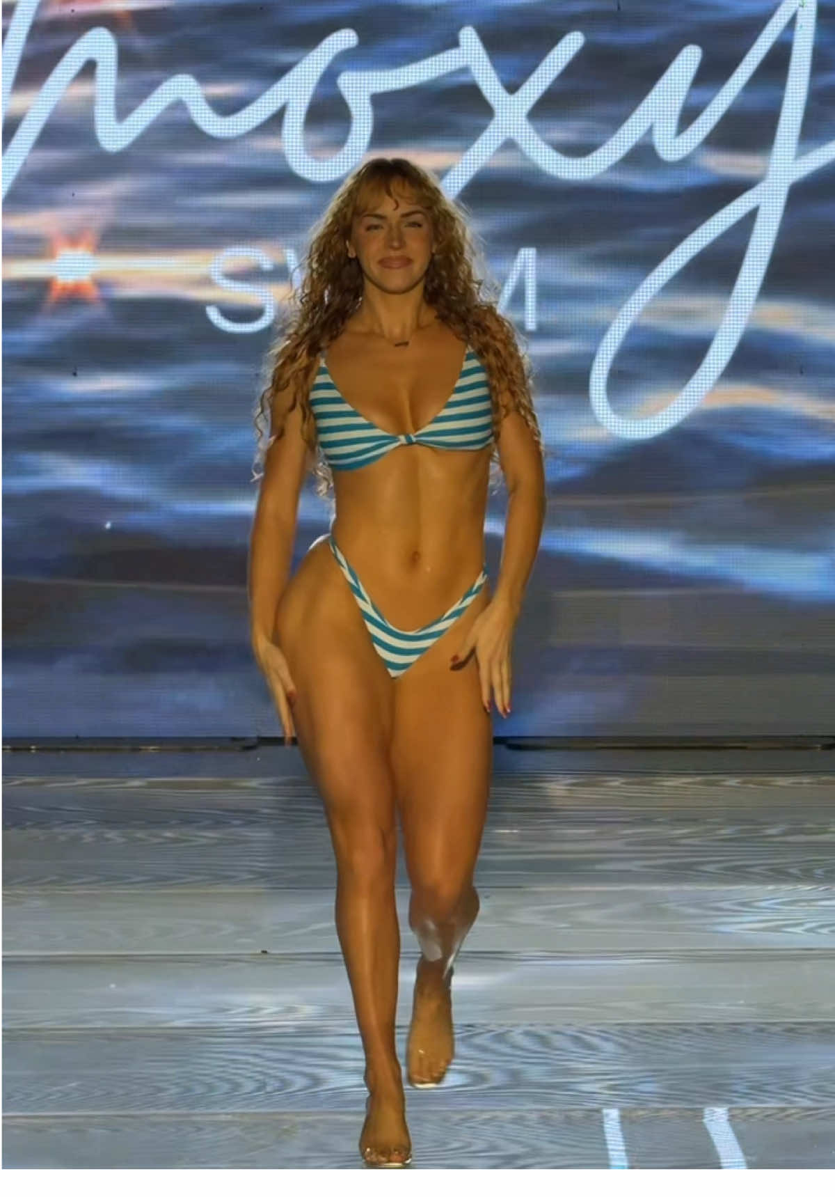 More muscle mommies on the runway!!