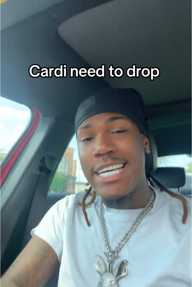 CARDI NEED TO HURRY AND DROPPP🤣🤣 #fyp #cardib 