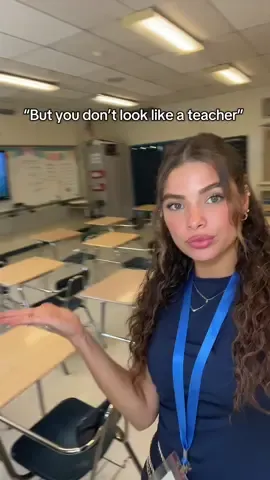 teaching in your 20’s🥲 #mathteacher #teacherlife #teachersoftiktok #teachingontiktok #highschool 