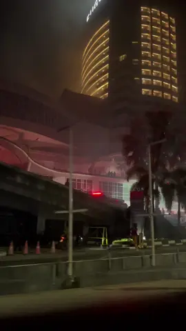 Semoga tidak ada korban jiwa 🤲🏻☹️ #kebakaran #bigmallsamarinda #damkarsamarinda🚒🚒🚒🚒 