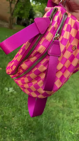 Eeeeek this is my favorite bag color! #bumbag #crossbody #mombag #bagsforwomen #tiktokshopfinds #tiktokshopcreatorpicks #goldblush #bumbagstyle 