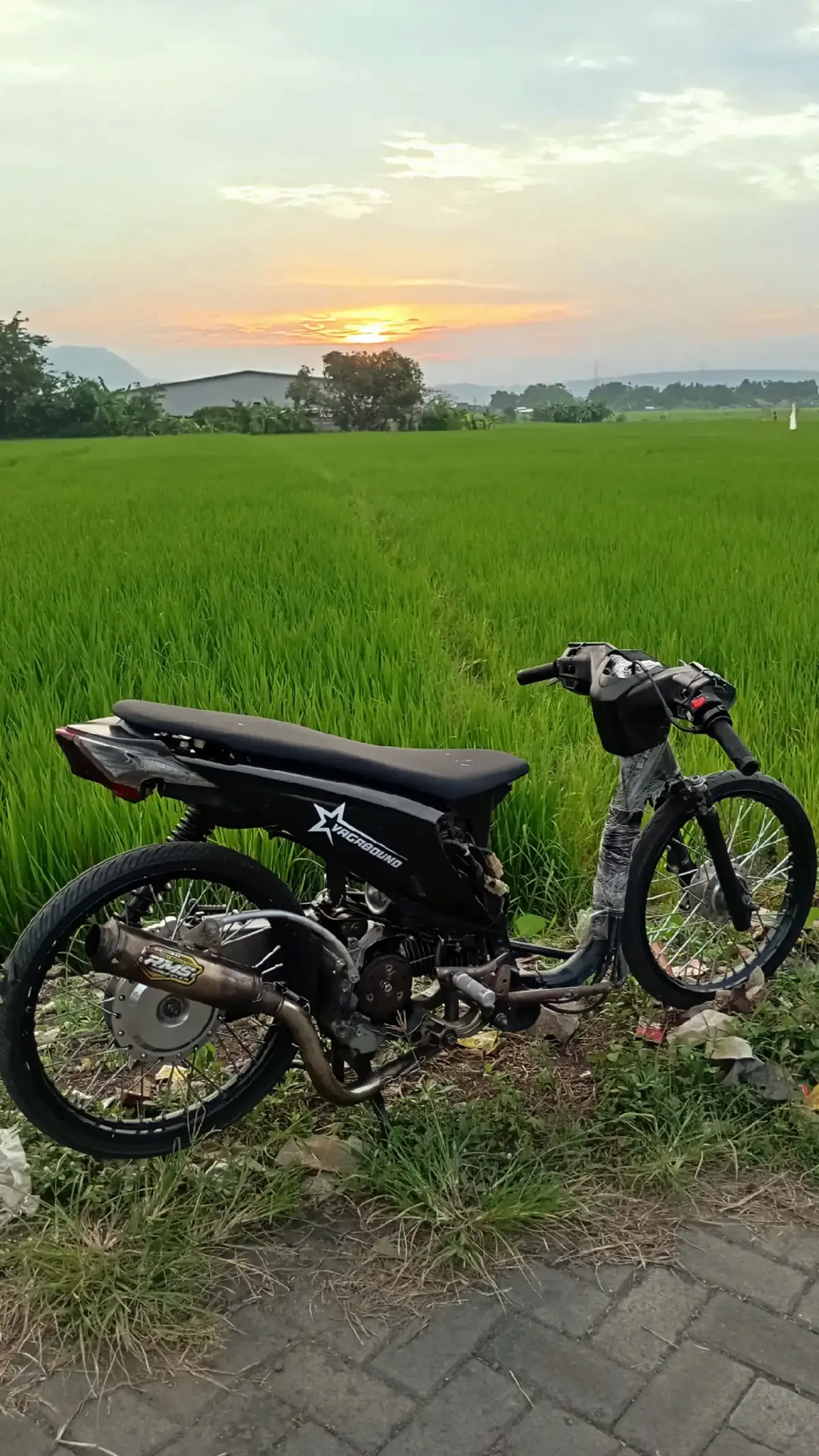 akankah rasa itu akan mengubah warna mu? #beatkarbumodifikasi #beatkarbu130 #beatkarbu155 #beatkarbu200 #creatorsearchinsights #vagabound #lewatberanda #fypシ゚ #fyp 