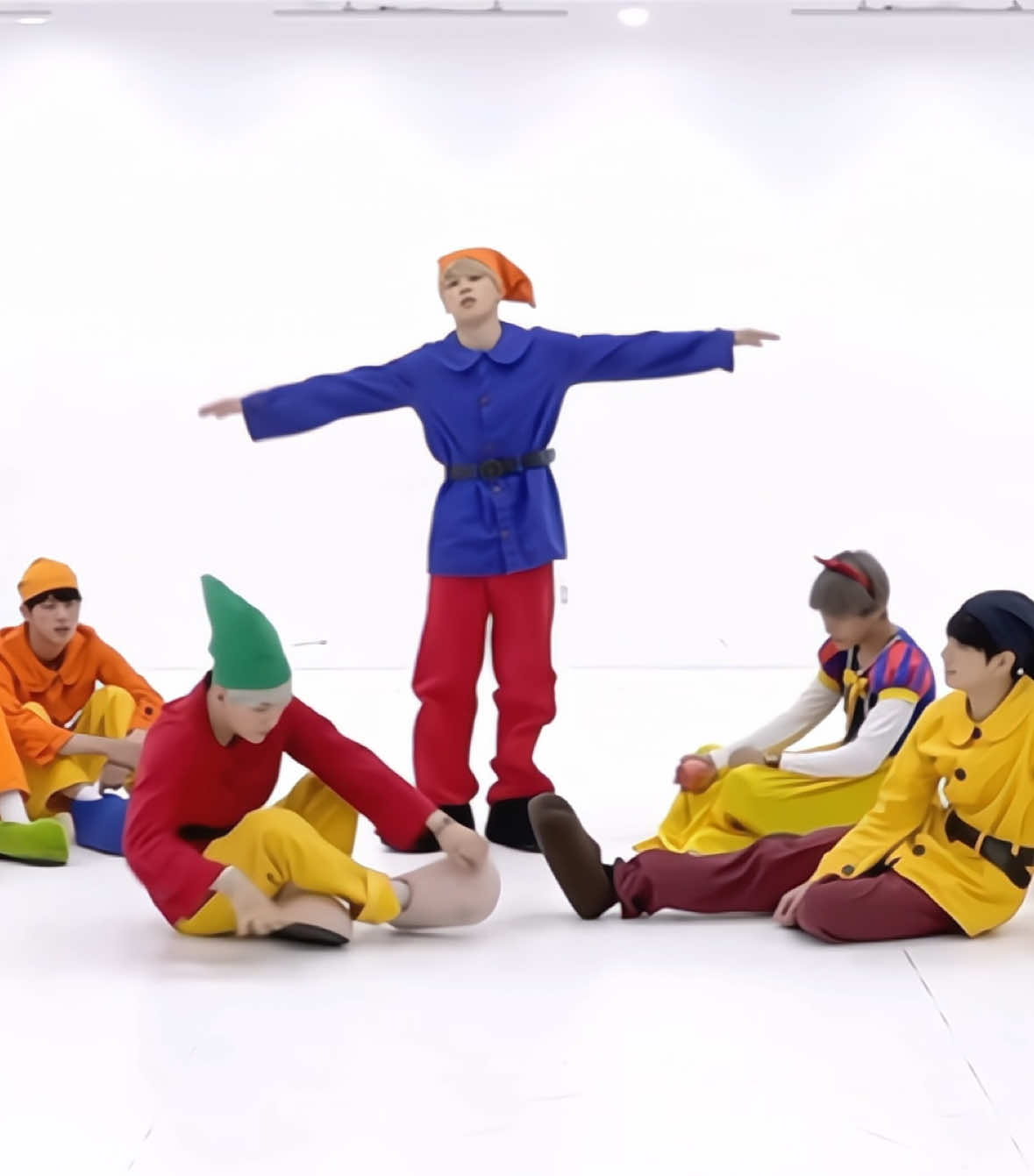 melhor dance practice do mundo || ib : vi uma menina fazendo do twice e lembrei desse dance practice, mas esqueci o ib ! || #fyp #kpop #goviral #bts #army 