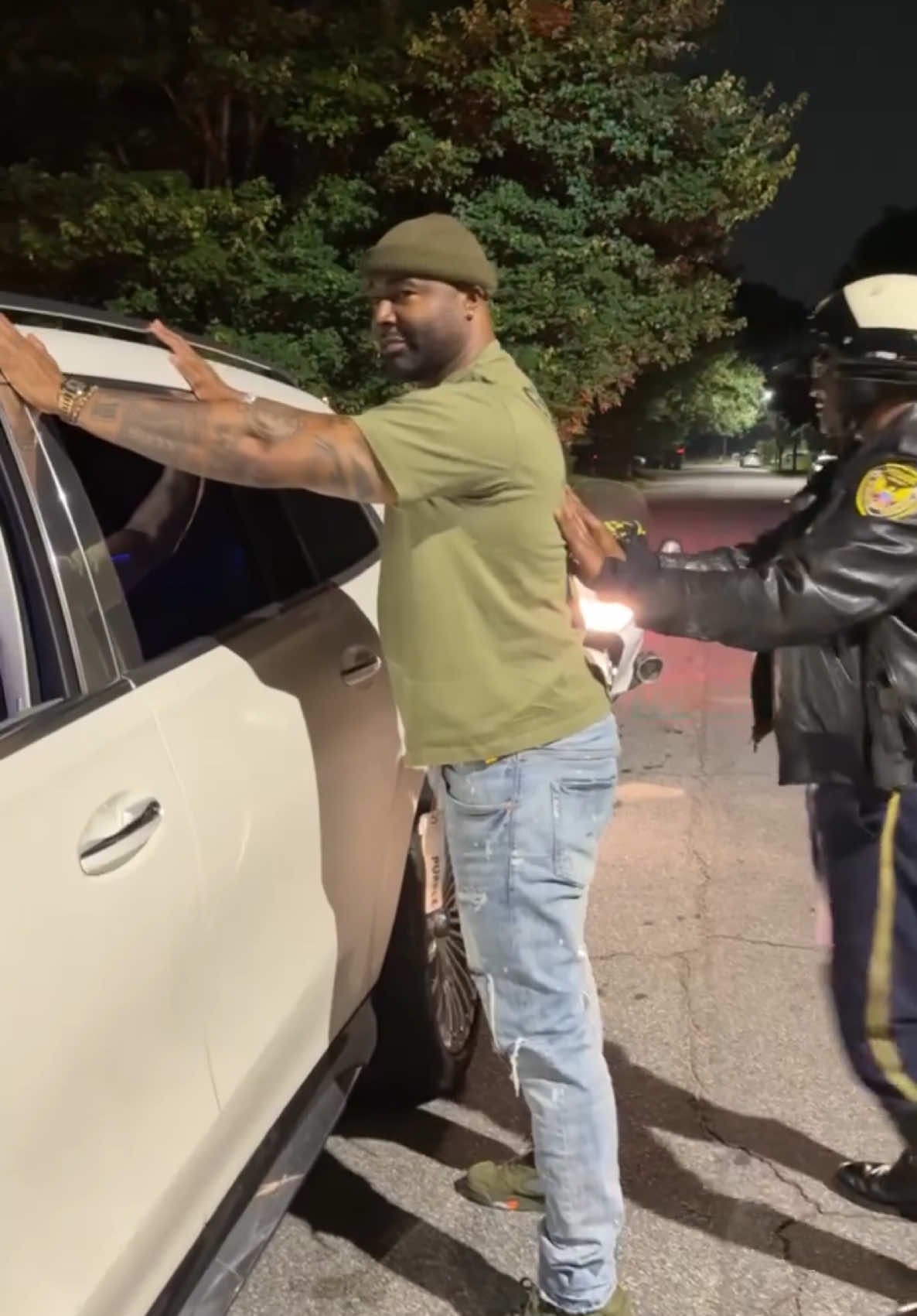 OH NOOOO .. When Mike gets pulled over with James’ package! 📦  #wegotaction🎬🎥 #kountrywaynecomedy #letthatsizzleinyourspirit #kountrywayneskits #kountrywaynetiktokfans #helpisontheway #chicago #Detroit #atl #atlanta #texas #letsgo #fyp