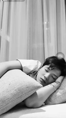 Nơi đó chắc cậu ngủ ngon lắm, không còn khó ngủ thức đến 2-3h sáng nữa cậu nhỉ 🥲 Tại vì ngủ ngon quá nên cậu không chịu dậy 🥹#trongduong @Trọngg Dươngg đây là video cuối con tưởng nhớ về cậu 🤍 kiếp sau cậu hãy sống thật hạnh phúc nhé 🖤