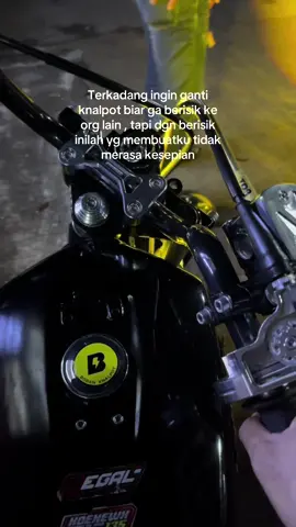 Sewajarnya aja , lihat kondisi jalan  #rxkingindonesia #rxkingbyangkerok #storyrxking #rxkingstory 