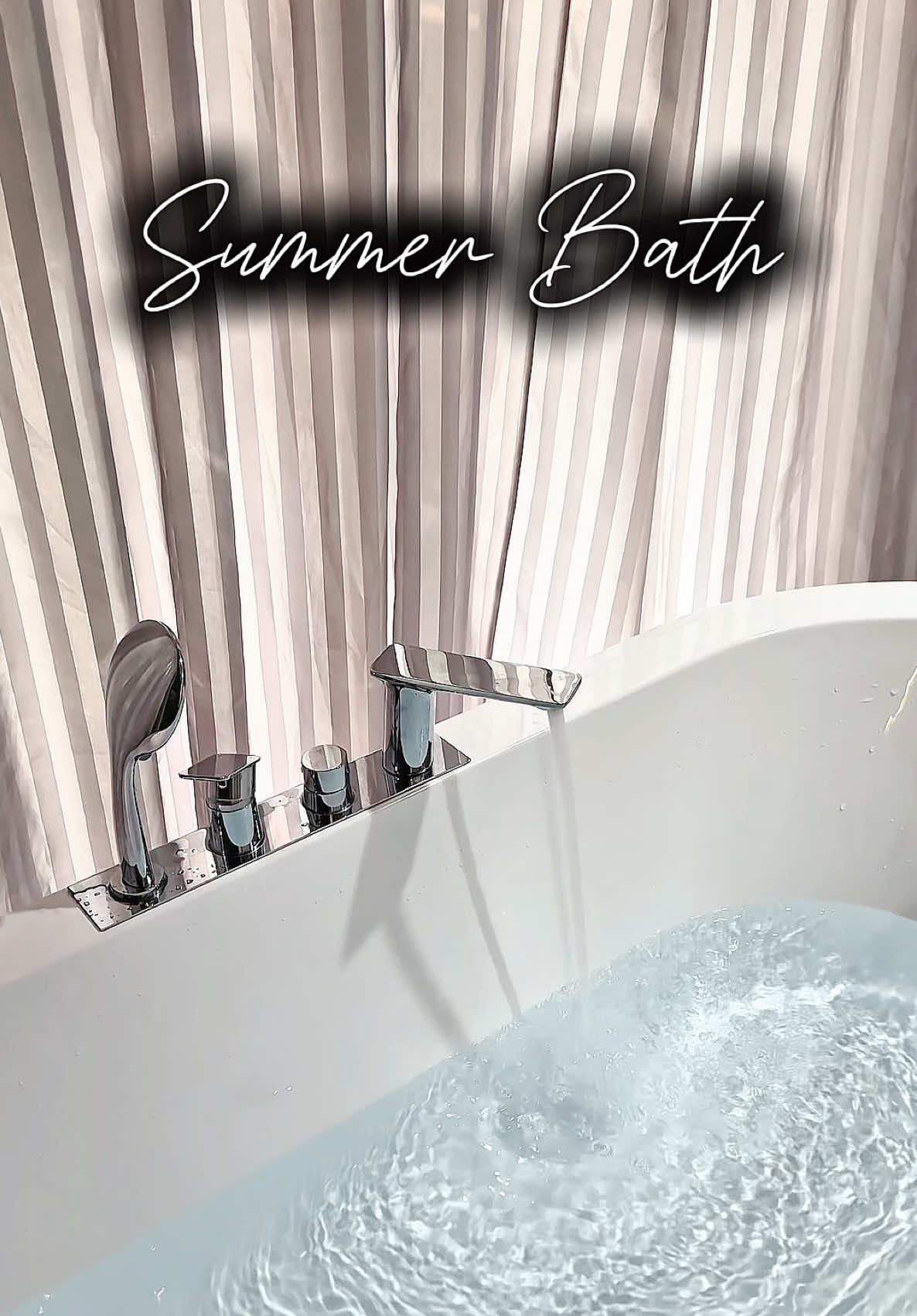 Khoảng thời gian mong chờ nhất trong ngày 🩵 #Summer #nhanang #botnhanang #chamdabody #bodycareroutine #theherballab #viral #trending #LearnOnTikTok #botthaomoctamtrang 