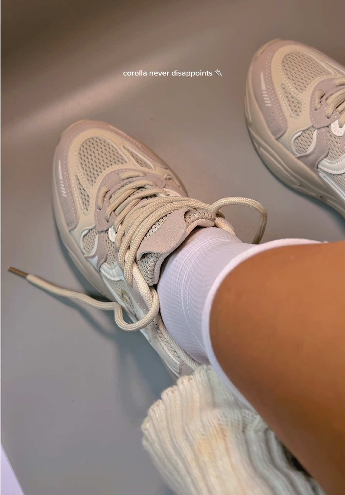 Corolla never disappoints 👟 #corolla #corollashoes #shoes #runningshoes #whiteshoes #rubbershoes #corollalover #sapatos 