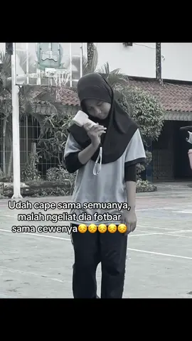 Sakit banget😔💔💔#fypage  #fotbarsamacewenya😔 #mots? #katakatasaja🚀 #sakithati #4u #sakittakberdarah 