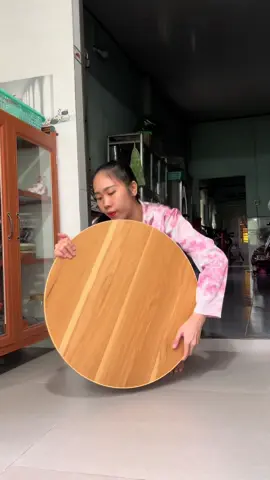 Bàn tròn mặt gỗ gấp gọn #thaonguyen #giadungtienich #giadungtienloi #bangapgon #banan #banlamviec #banhoc 
