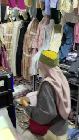Alhamdulillah follower tiktol pada datang le toko merryjean dan blj ‘#fypagee #viralkan #viral #fypkeun #garut #kadungora #ramekeun #pasar #fyp #lagiviral 