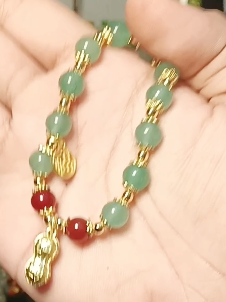 Membalas @dedehrostina2 gelang giok keberuntungan #gelang #gelanggiok #perhiasan #gelangwanita #fyp 