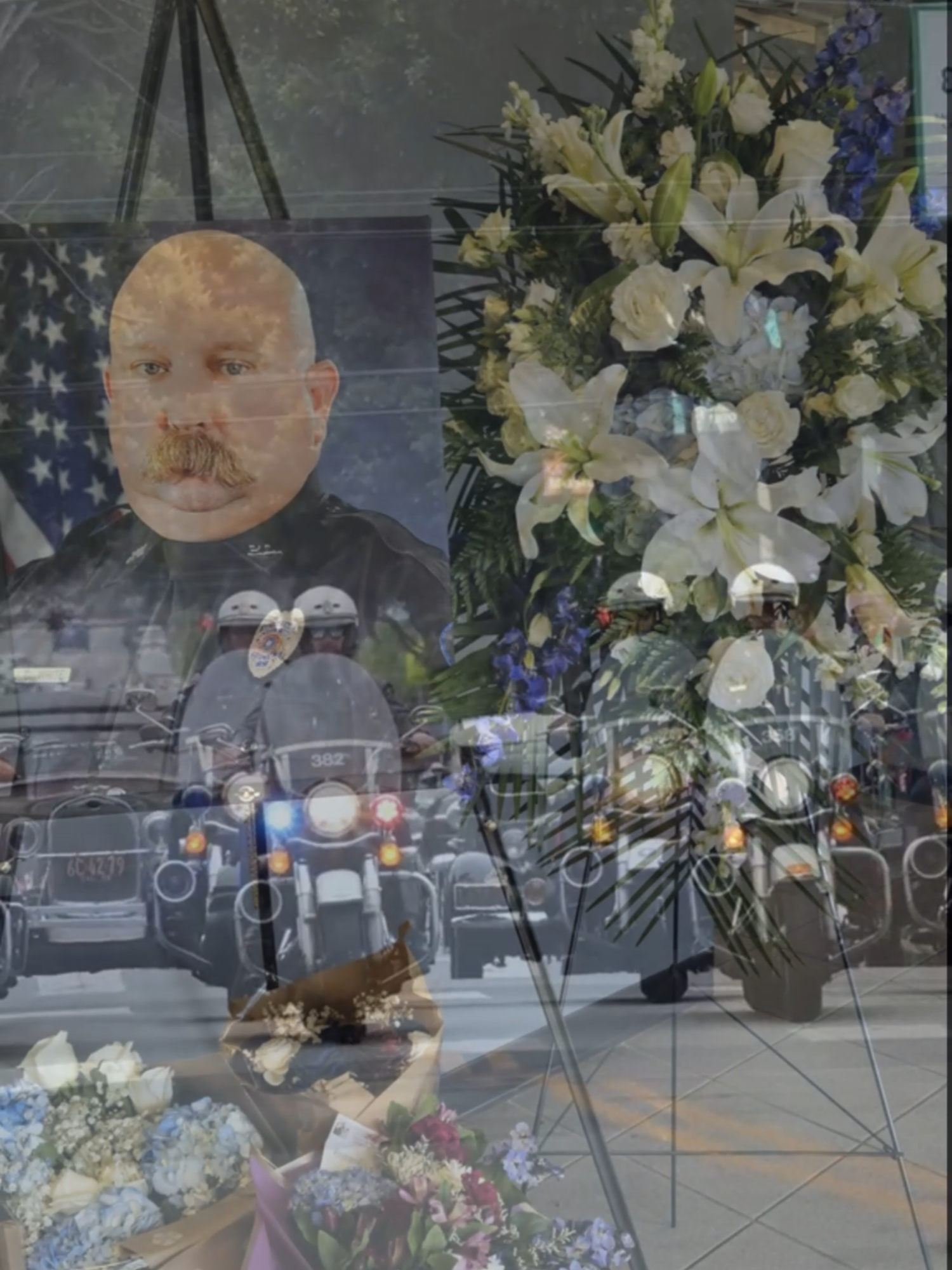 🕊️ Honoring Sergeant J.D. White Angleton Police Department, Texas End of Watch: June 1, 2025 Struck while escorting a funeral procession, Sergeant White gave his life in service to others. After 19 years of dedicated duty, his sacrifice will never be forgotten. 💙 #FallenOfficer #SgtJDWhite #EndOfWatch #AngletonPD #ThinBlueLine #HonorTheFallen #BackTheBlue #PoliceTribute #OfficerDown #TexasHero #InMemoriam
