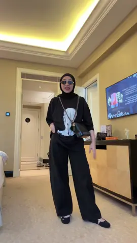 ternyata sakit guysss sepatunya :( 