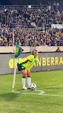 😆 #Kyracooneycross #leahwilliamson #arsenalwfc #awfc #matildas #WomensFootball #woso #stephcatley #caitlinfoord #arsenalwomen #samkerr #alessiarusso #bethmead #lucybronze #katiemccabe #barclayswsl 