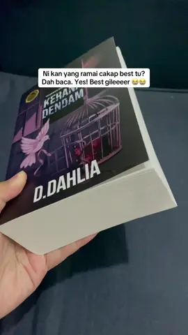 Tebal wehh, and i berjaya habiskan dalam 1 hari setengah je. So boleh faham kan best dia tu??  And proud to say i officially jadi fan d.dahlia and kerana dendam masuk top5 novel fav 🔥 @D.Dahlia   tak menyesal beli even tak ramai promote masa pbakl haritu #keranadendam #ddahlia #prologmedia #novel