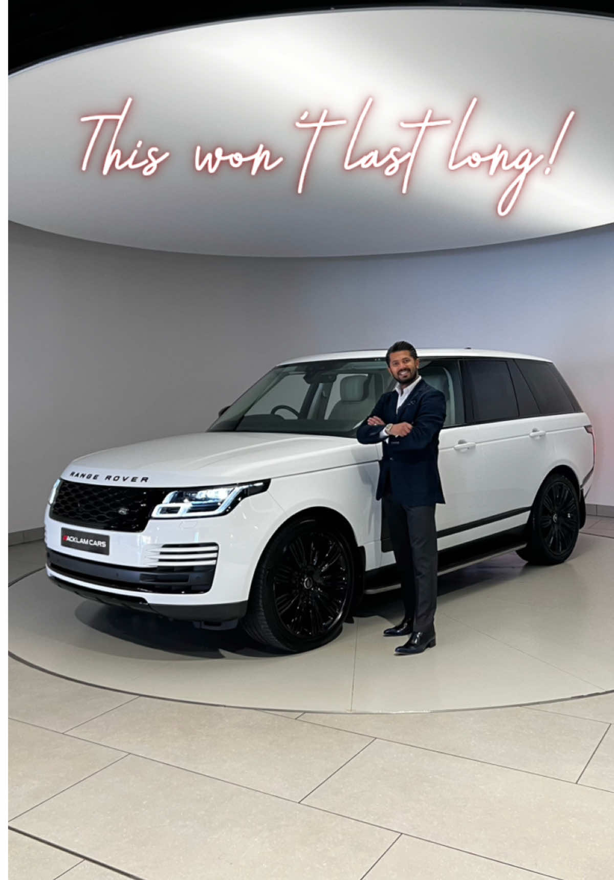 This won’t last long! 2020 70 Range Rover 3.0 SDV6 Vogue  Live Priced at £36,990 - Buy & Reserve Online - Contact Joe on 07714216989 or WhatsApp us on 07724101010 📲 Finished in Fuji White with Black Exterior Pack, 22