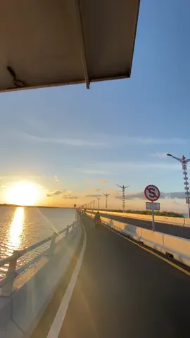 Sunset Tol Bali secandu ini bjirrr lhh 😍🫶🏻#bali #tolbalimandara #sunset #denpasar #fyp 