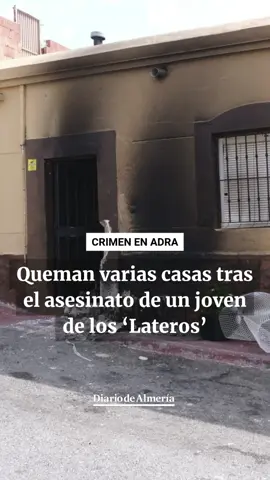 🔥 Arden varias casas en Adra tras el asesinato de un joven del clan de los Lateros 😱Entre las 3:00 y 4:00 de la madrugada de este martes ardieron varias viviendas de la calle Júpiter de Adra, muy cerca de donde el lunes moría un joven por causa de un disparo. 🚨 La tensión es palpable en el barrio, tras la reyerta entre clanes que acabó con la muerte de un miembro de los Lateros, una de las organizaciones criminales más activas del Poniente Almeriense. 🎥 @diariodealmeria