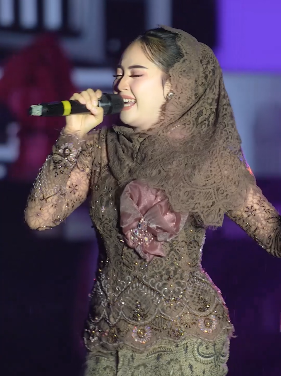 CINTAKU PADAMU - @silvykumalasari_real  LIve dari HARLAH KE 6 SABILU TAUBAH, BLITAR #cintakupadamu #silvykumalasari #youmusik #dangdutjadul #laguviral #lagitrending #fyp 