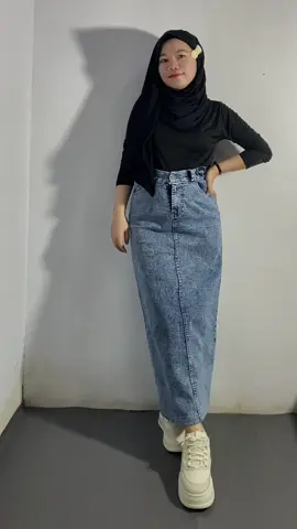 Simple outfit ideas , rok jeang highwaist cakep😍, #simpleoutfitideas #fashiontiktoks #outfitsforyou #toptrendingvideo #rekomendasi #rokjeans #rokhighwaist 