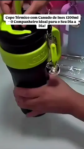 Copo Térmico com Canudo de Inox 1200ml – O Companheiro Ideal para o Seu Dia a Dia! Mantenha sua bebida gelada por horas ou quentinha até o fim do treino com esse copo térmico poderoso! Com capacidade de 1.2L, tampa segura, alça resistente e canudo de inox reutilizável, ele é perfeito para a academia, trabalho, estudos ou viagens. ✅ Isolamento térmico de alto desempenho ✅ Tampa antifuro com vedação segura ✅ Alça prática para carregar pra qualquer lugar ✅ Canudo de inox: sustentável e estiloso ✅ Design moderno, robusto e funcional 💪 Ideal para quem tem sede de praticidade! 🚀 Garanta o seu agora e leve sua hidratação a outro nível!#foryoupage #fyp #garrafa 
