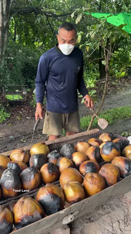 Expert coconut cutting by Grandma, age 87. . Shop name: ร้านมะพร้าวเผาแท้ ถนนบางระมาด คลองลัดมะยม 📍Location: 14 หมู่ 15 Bang Ramat Rd, Khlong Lad Mayom, Bangkok, Thailand #asmr #foodland #fruit 
