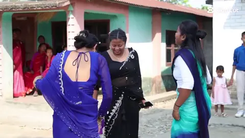 nachdeko la🤭🤣@マハト オニシャ @इसिका महतो dancer hru😅#fypシ゚ #chitwan_muser #tharuni #weddingdance 