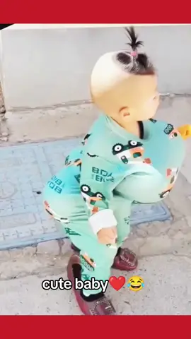 funny baby video😂😂#cutebaby #funnyvideo #babiesvideo #babyvideos #funnyvideos #usa🇺🇸 #unitedstates #newyork #unfrezzmyaccount #videos #viraltiktok 