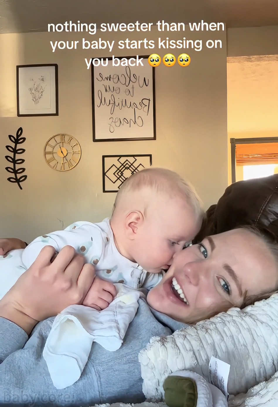 Baby kisses mom/dad for the first time #baby #Love #cutebaby #babylove #cute #mama #dad 