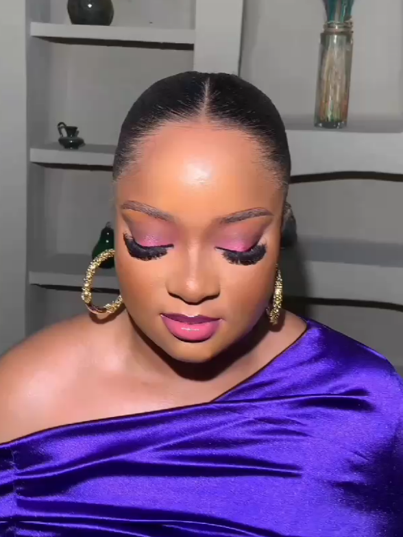 No compromising on skin work 💯  #mbpro  #makeupartistinikeja  #beauty  #muainlagos  #beauty  #professionalmakeupartist 