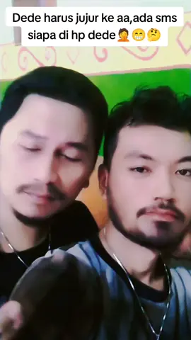 Dede jujur gak,ada SMS di hp Dede jawab AA🤔🤦😁