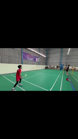 game @Ihsxn ngan @waafiq90 #buatsampaijadi #bermuladgnminat #badmintonlovers #anak²piyang #fyppp