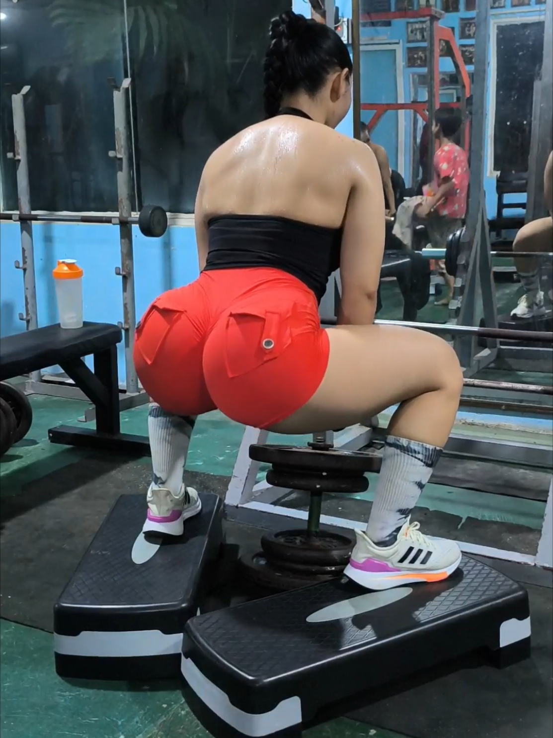 120lb beltless Sumo squat🍑 #foryou #foryoupage #gymgirl  #GymTok #gymrat #fitnessmotivation #viral #progress #consistency #tiktokmyanmar 