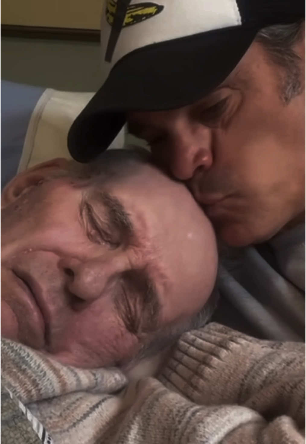Love them and hold them… #fyp #stevenogg 