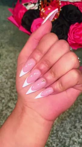 So classy 😍🤍#houstontx #houstontx #new #nails #hispanic #blackgirlmagic 