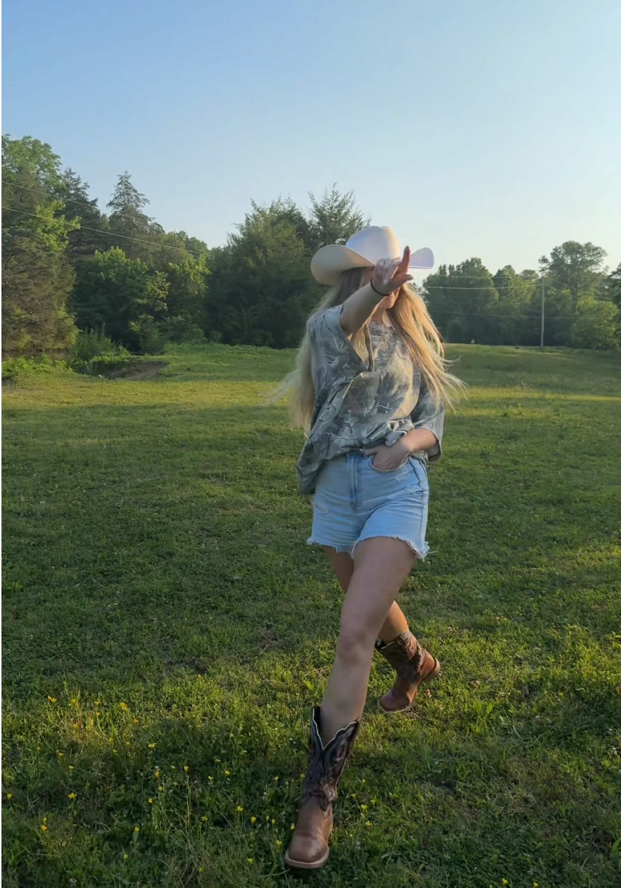 I’m not coming back to Scotland #tennessee #tennesseecheck #fyp #ashleighvlogs #tennesseegirl #tn #scottishcowgirl #thescottishcowgirl #cowgirlboots #cowgirlhat #trends #cowgirlhat #lukecombsmusic #viral #cowgirlsoftiktok⚡️ #lukecombs #countrymusic #countrymusictiktoks #countrymusictiktok #contentcreator #countrymusiclover #cowgirlboots #countrymusicfans #countrymusicfan #durango #cowboyboots #cowgirlup 
