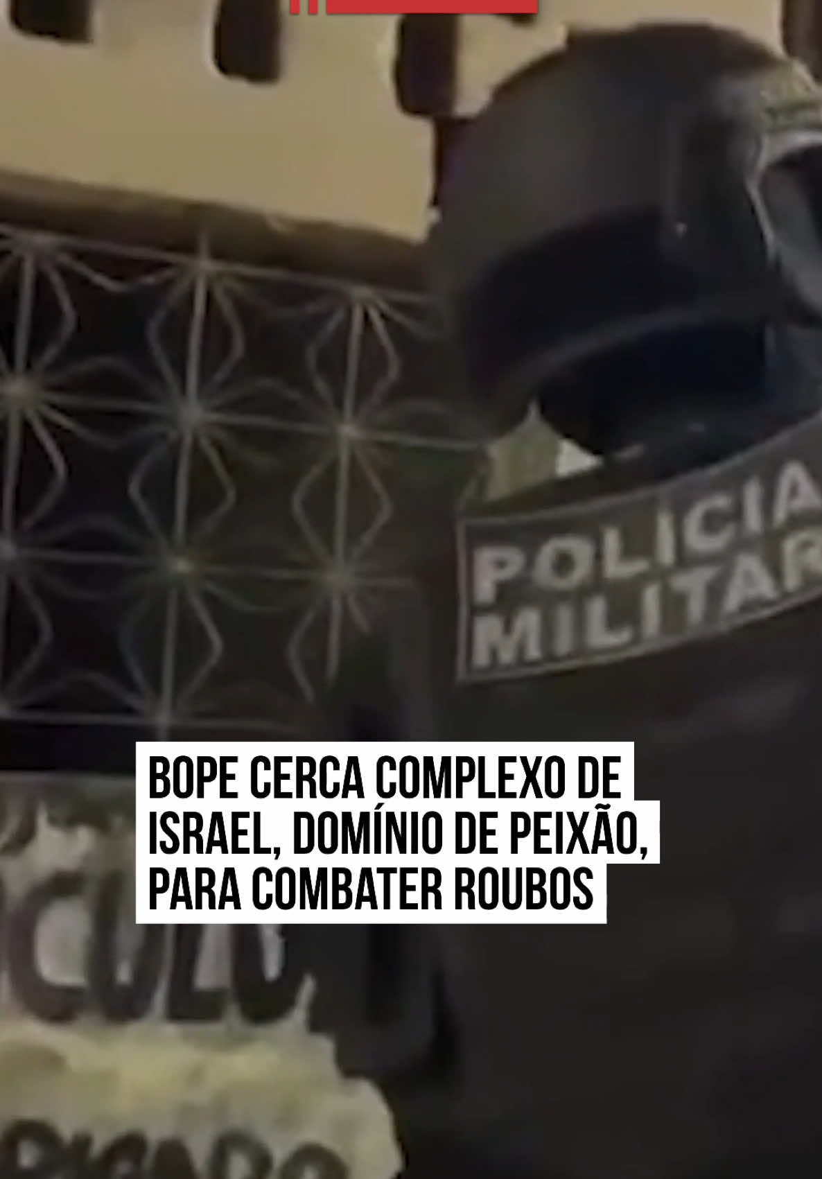 A Polícia Militar do Estado do Rio de Janeiro (#PMERJ) faz uma #operação nos cinco bairros que compõem o Complexo de Israel – Vigário Geral, Cidade Alta, Parada de Lucas, Pica-pau e Cinco Bocas –, no Rio de Janeiro. A região é controlada pelo trafic4nte Álvaro Malaquias Santa Rosa, o Peixão, chefe do Terceiro Comando Puro (TCP). As buscas acontecem na manhã desta terça-feira (3/6). O Comando de Operações Especiais, o Batalhão de Choque e o Bope atuam para impedir roubos e furtos de veículos e de cargas na região, além de combater a facção que atua em disputas territoriais. Por causa da operação, 17 escolas municipais estão fechadas no Complexo de Israel. A Secretaria Municipal de Saúde informou que duas unidades foram impactadas e ainda avaliam a possibilidade de reabertura. Uma outra suspendeu apenas as atividades externas. #TikTokNotícias