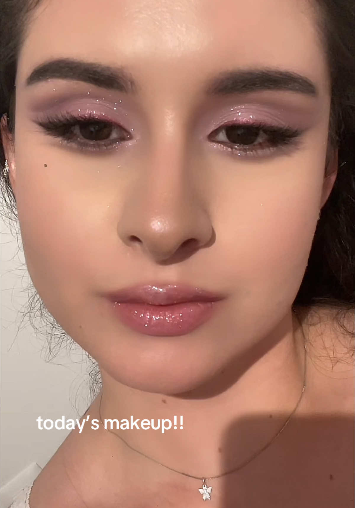 🙂 it think this will be the last glitter maksup look for the rest of the week